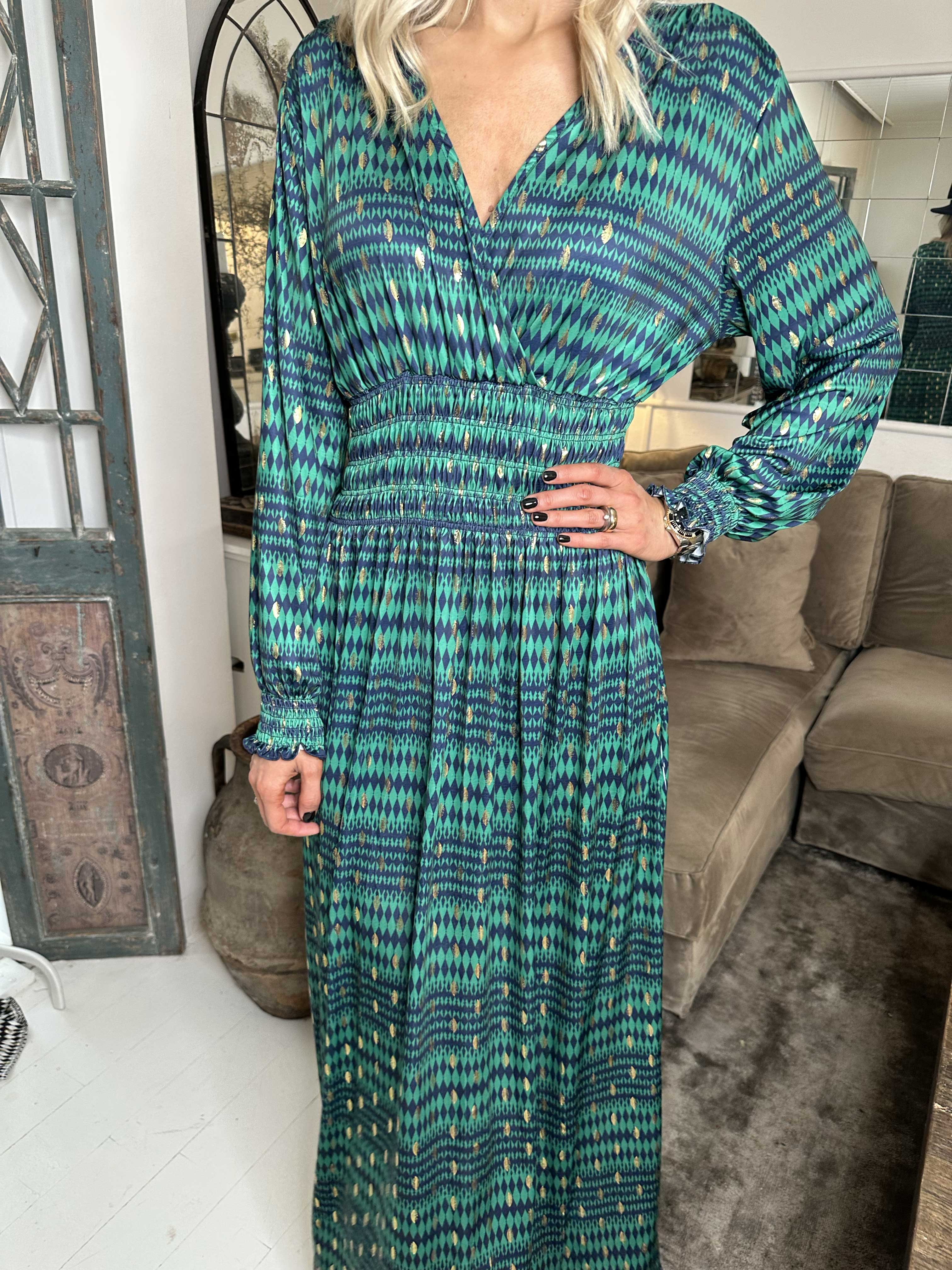 Pams Stripe L/S - Elastisk mønstret kjole med gulddetaljer